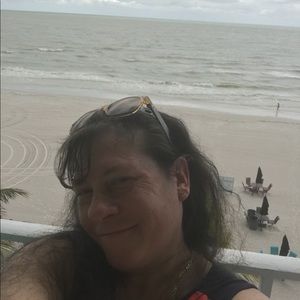 Meet your Posher, Cheri